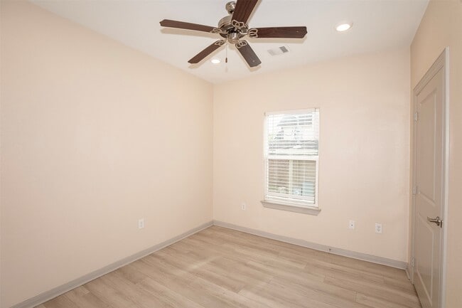 Building Photo - 2314 Avenue G