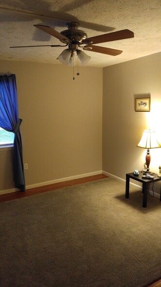 Building Photo - 2215 Lowells Glen Rd