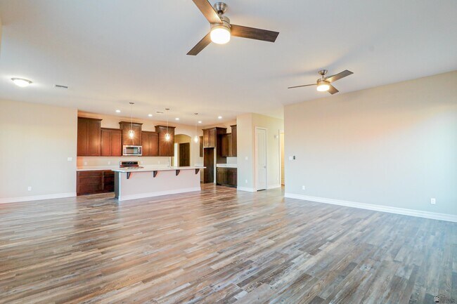 Building Photo - 14839 E 46th Dr