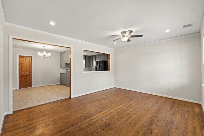 Building Photo - 618 Heidrich St