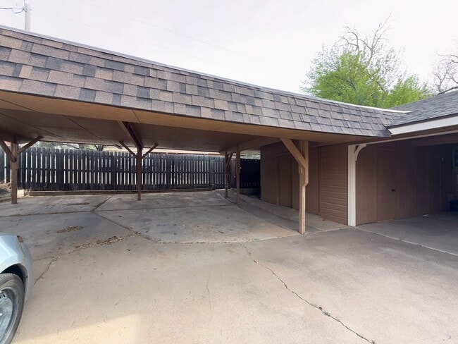 Building Photo - Spacious 3 Bedroom 2 Bath home COMING SOON!