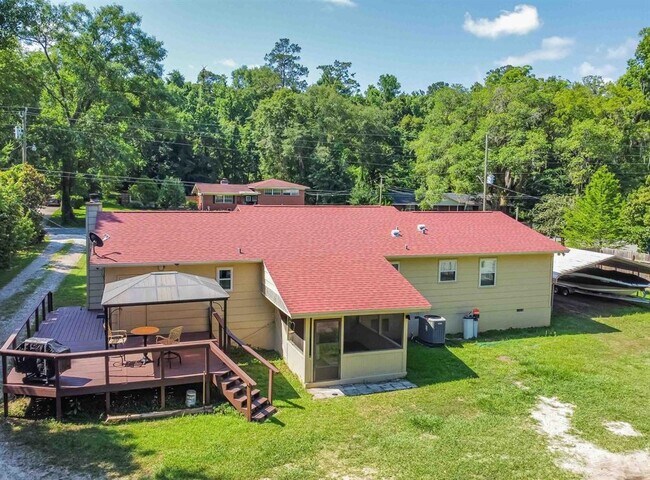 Building Photo - 1924 Harriet Dr