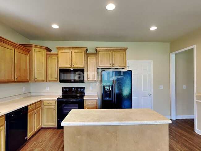 Building Photo - 3016 Sommette Drive