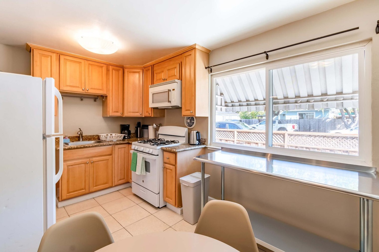 Building Photo - 2312 Bonar St