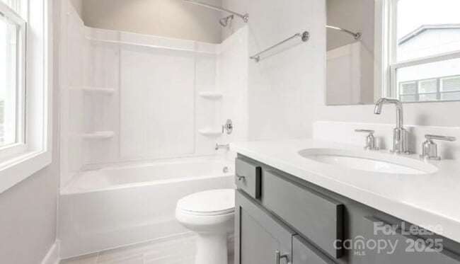 Building Photo - 1134 E 36th St