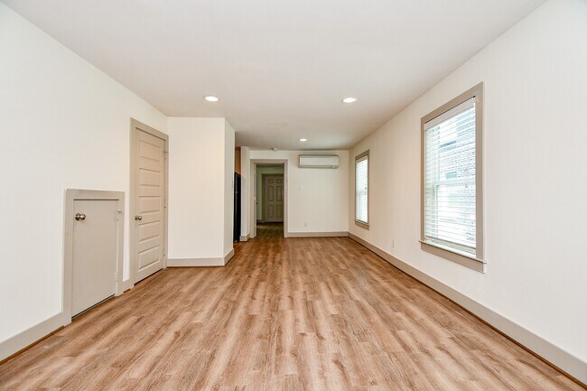 Building Photo - 1009 Enid St