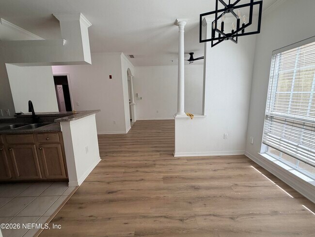 Building Photo - 7800 Point Meadows Dr