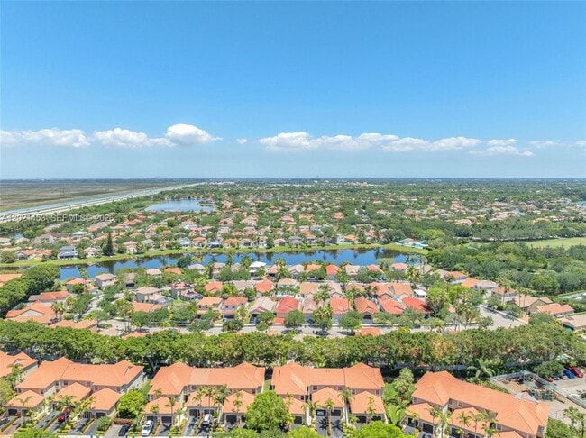 Building Photo - 800 Sorrento Dr