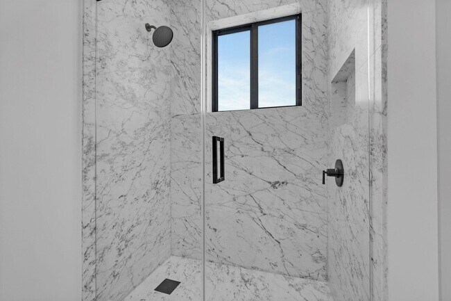 Building Photo - 129 Indies Dr S
