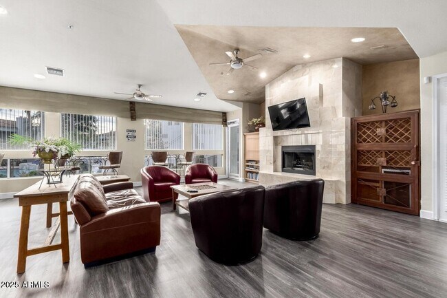 Building Photo - 11375 E Sahuaro Dr