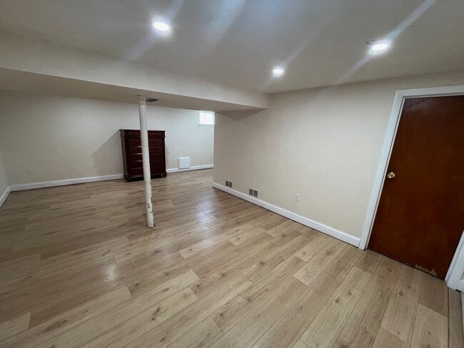 Building Photo - 9 Trinity Dr