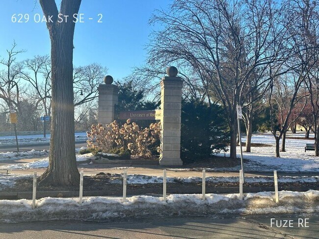 Building Photo - 629 SE Oak St