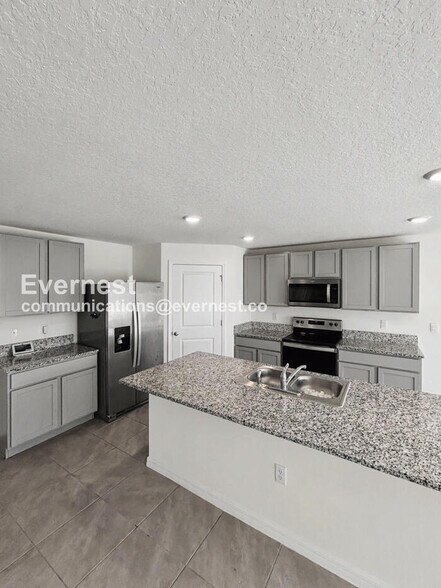 Building Photo - 5106 Plumeria Dr