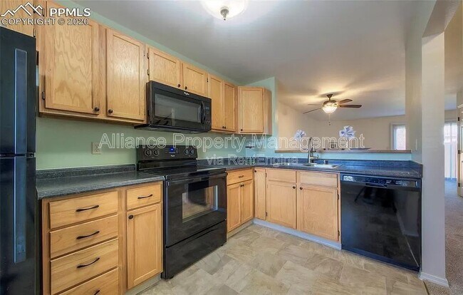 Building Photo - 973 Brant Hollow Ct