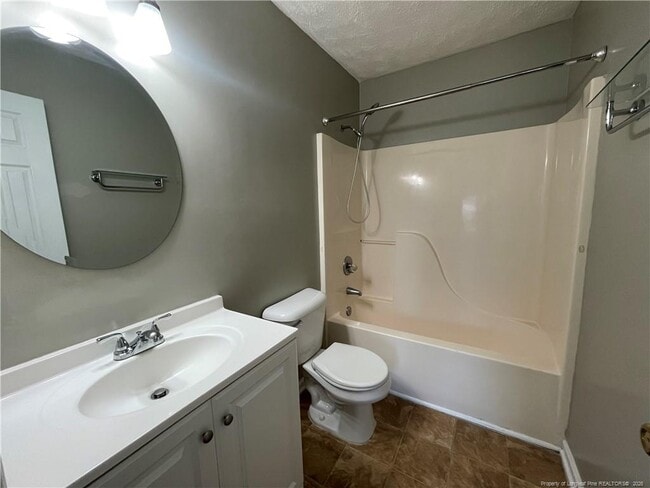 Building Photo - 2840 Chillingworth Dr