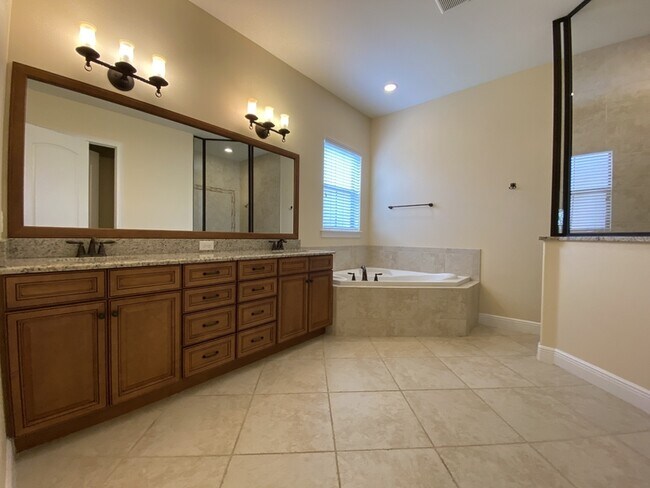 Building Photo - 12531 Montalcino Cir