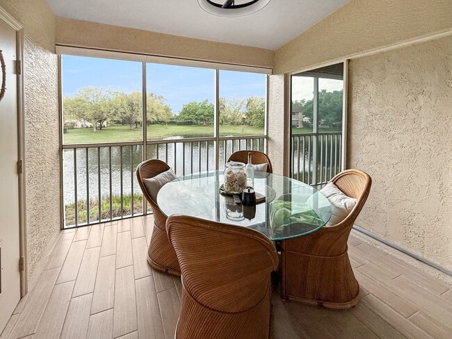 Building Photo - 14980 Vista View Way