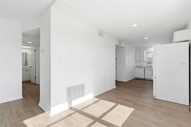 Building Photo - 8950 Park Blvd