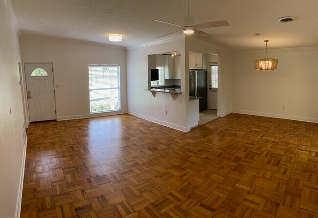 Building Photo - 1817 Loch Berry Rd