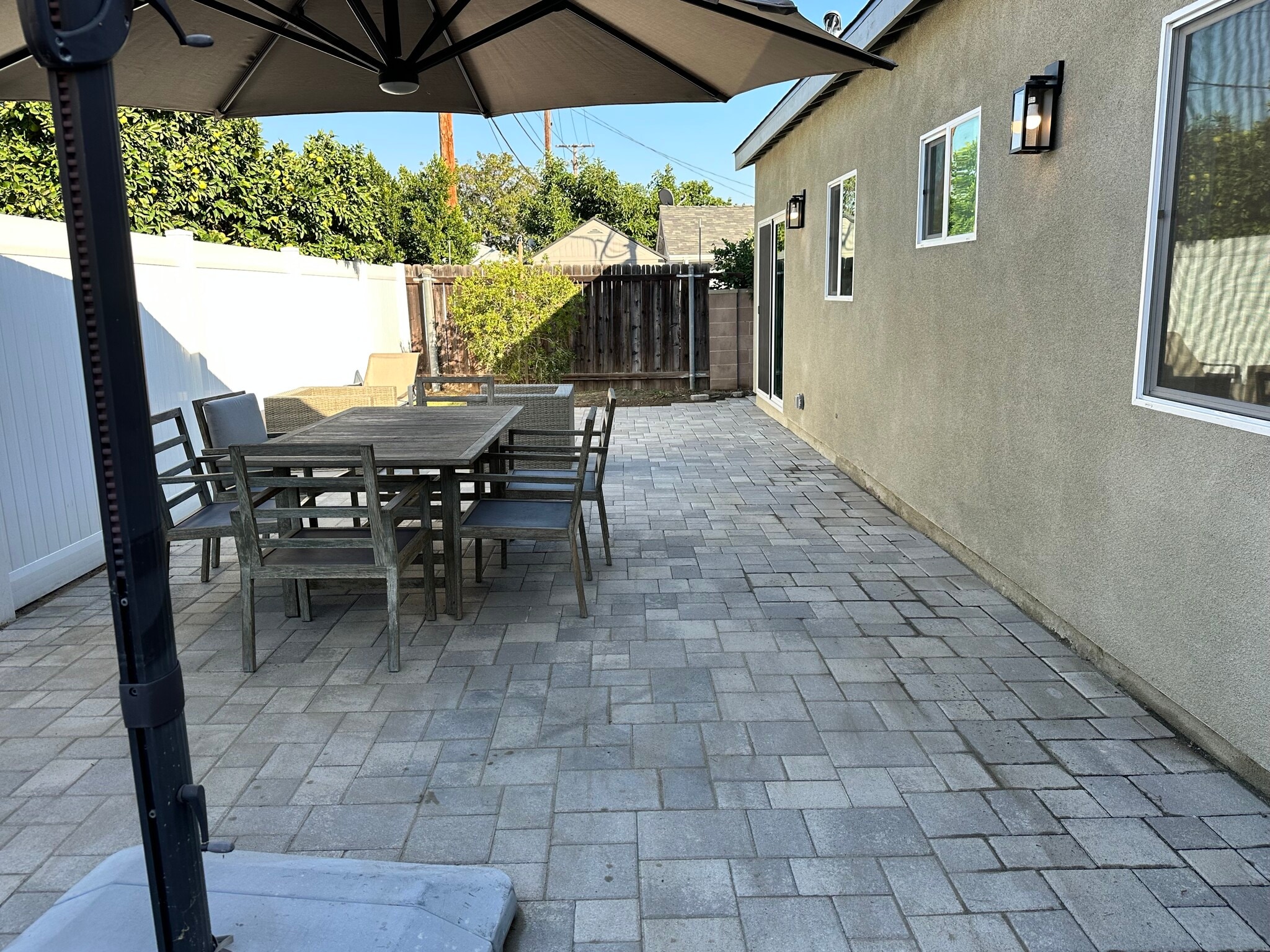 Building Photo - 3617 W Victory Blvd