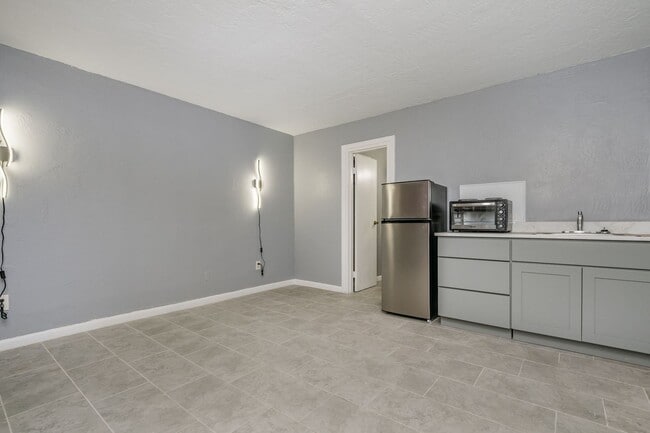 Building Photo - La Luna Luxury Suites