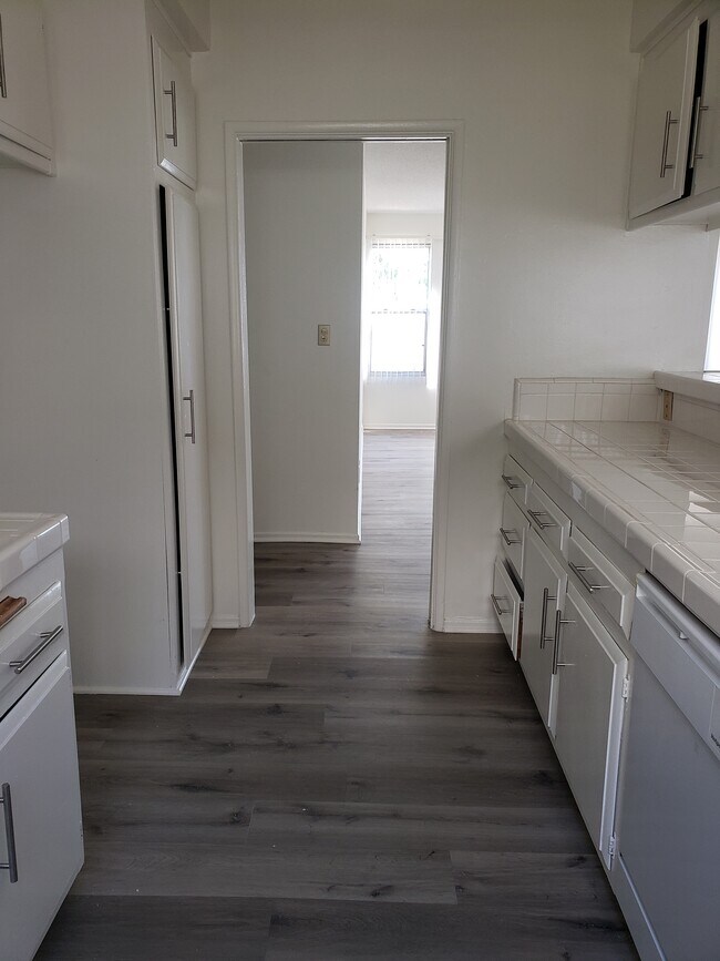 Building Photo - 329 California Ave