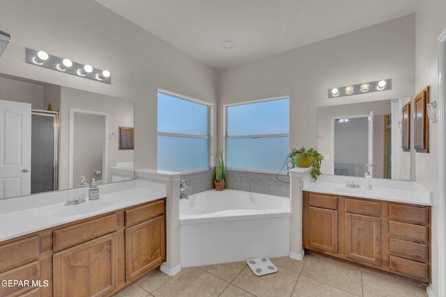 Building Photo - 14209 Trigger Rock Ln