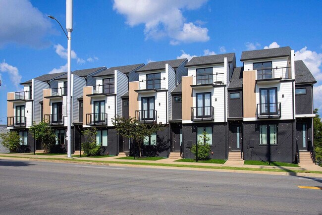 Building Photo - 1712 8th Ave S