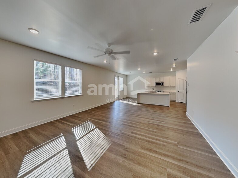 Building Photo - 1409 Aquamarine Dr