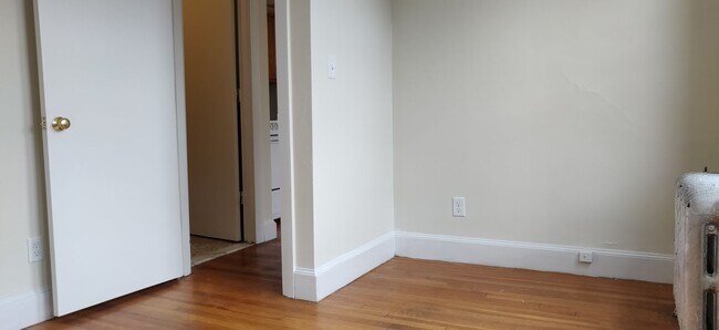 Building Photo - 40 Lancaster Terrace