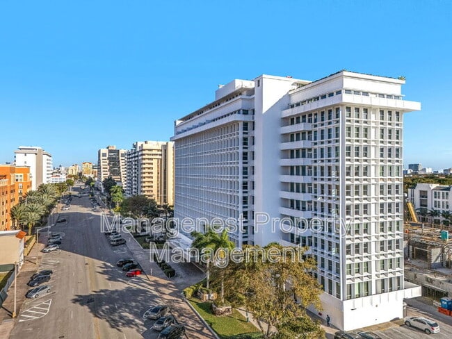 Building Photo - 700 Biltmore Way