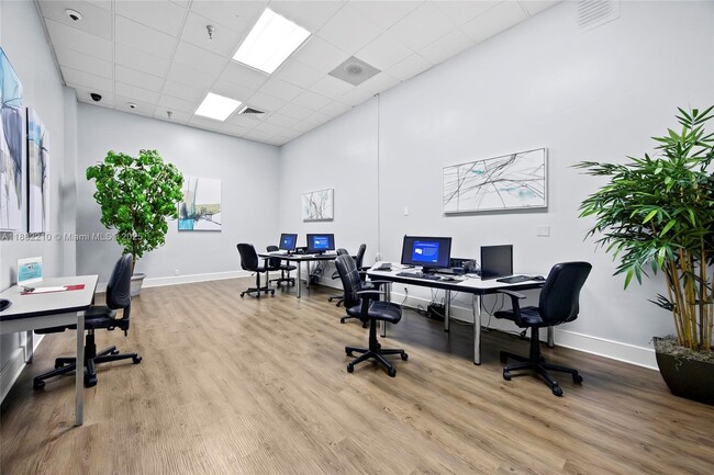 Building Photo - 117 Waterford D