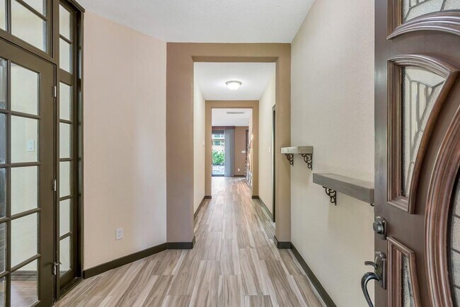 Building Photo - 18 N Star Ridge Cir
