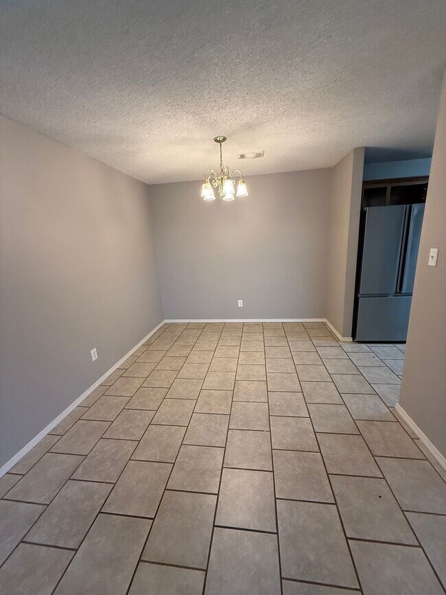 Building Photo - 1826 Ingalls Ln