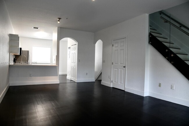 Building Photo - 5670 NW 116th Ave