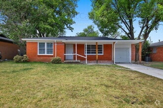 Building Photo - 816 Sandell Dr