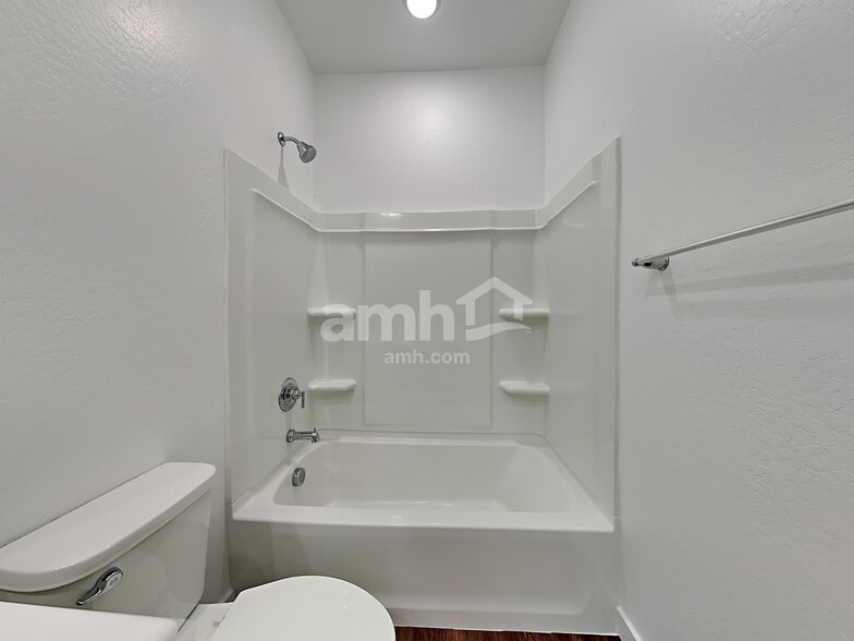 Building Photo - 4218 S 105th Dr