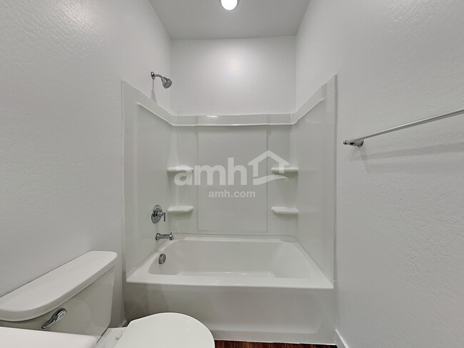 Building Photo - 4218 S 105th Dr