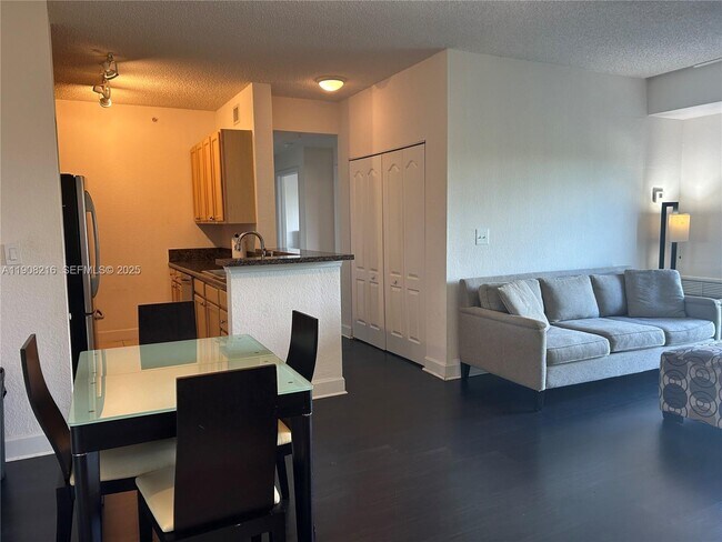 Building Photo - 6001 SW 70th St