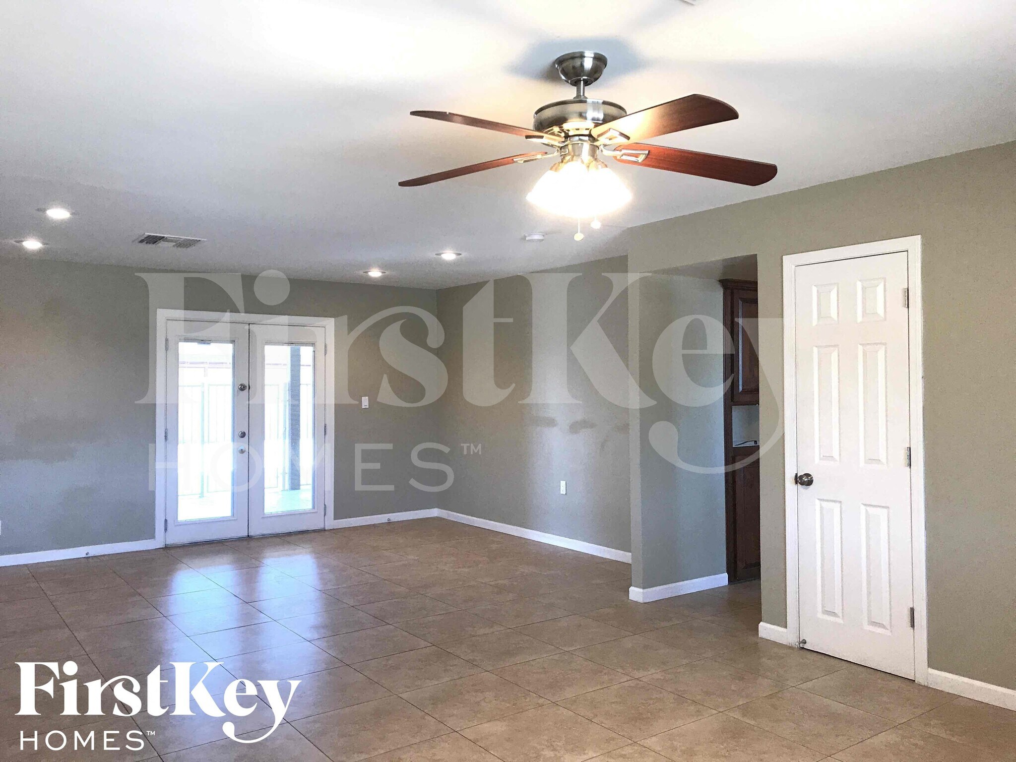 Building Photo - 8802 N 35th Dr