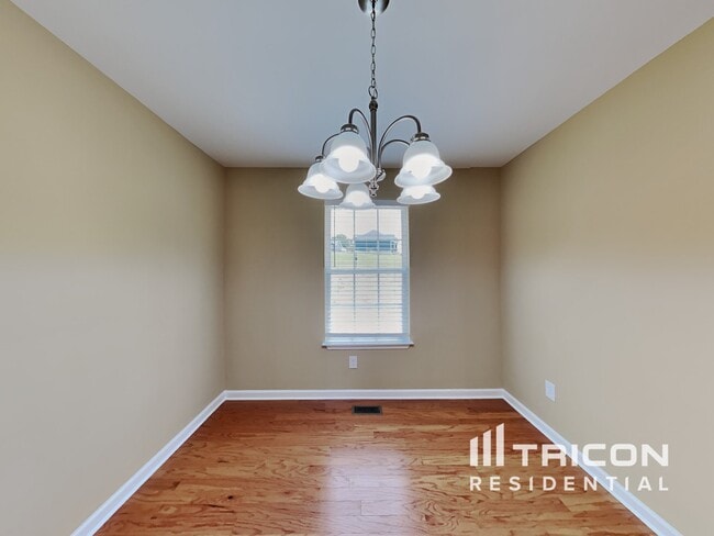 Building Photo - 127 Diane Lp