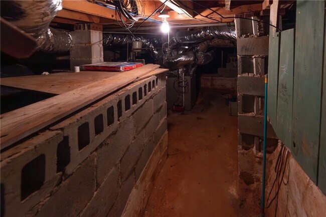 Building Photo - 349 Johnson Ferry Rd