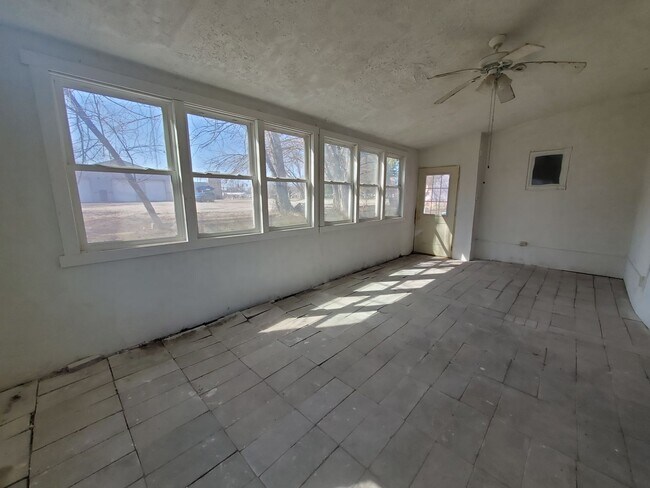 Building Photo - FOR RENT- Large UNIQUE open layout single ...