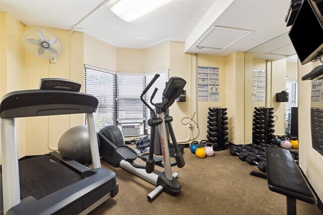 Building Photo - 661 Bering Dr