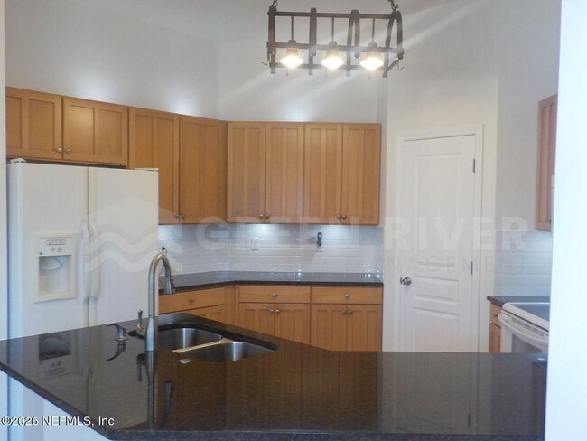 Building Photo - 1761 Oak Grove Dr S