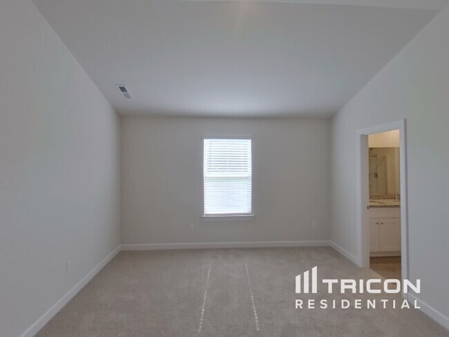 Building Photo - 3427 Quintana Dr