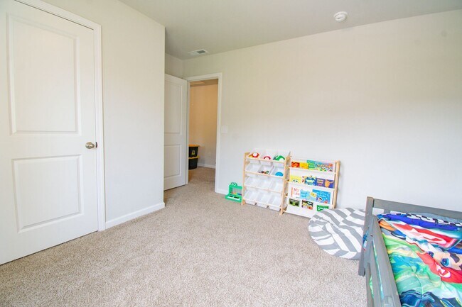 Building Photo - Coming Soon! 4 Bedroom 3 Bathroom- Dogs Okay!