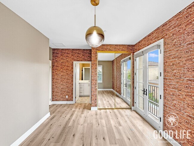 Building Photo - Stunning 3Bd/3.5Ba Home in Irvine w/Large Patio, Modern Design and 2 Master Suites!