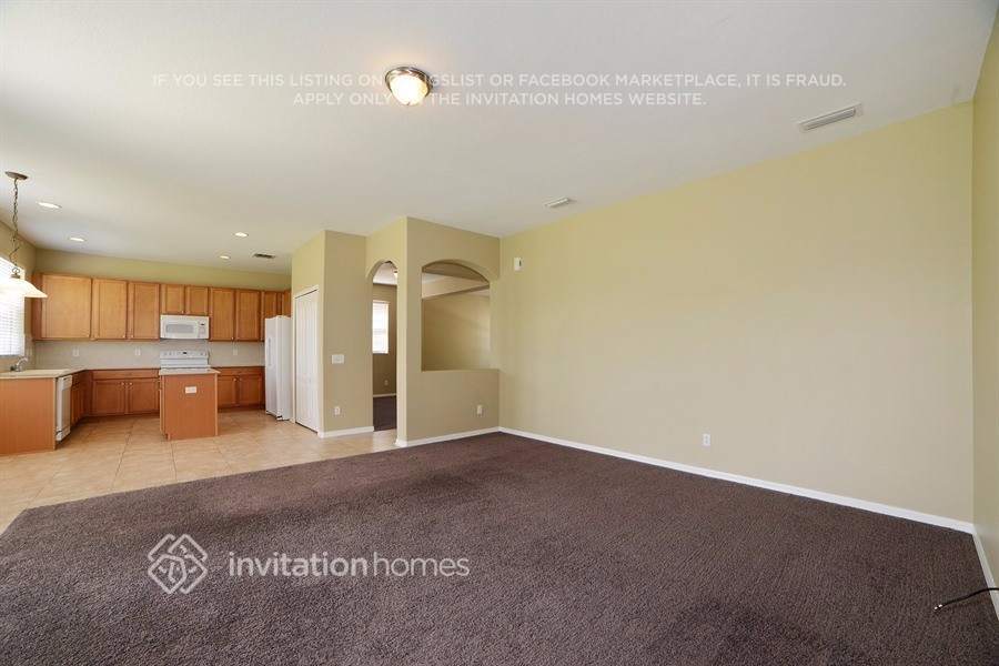 Building Photo - 3840 Stornoway Dr