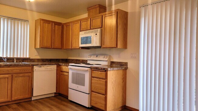 Building Photo - 499 Maylea Pl